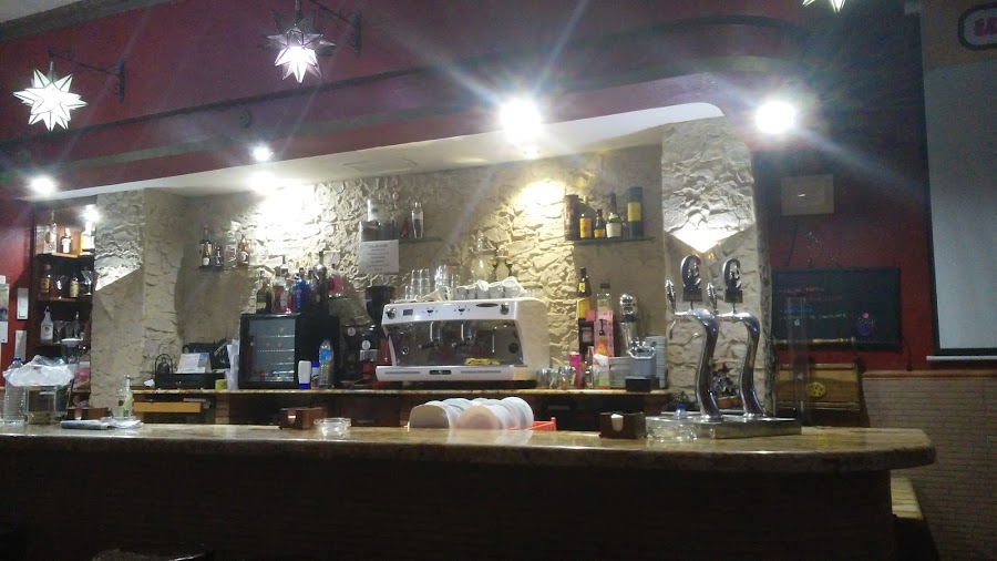Bar la Niña