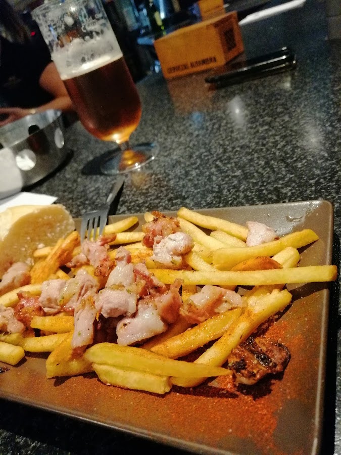 Cafetería Pub Montblanc