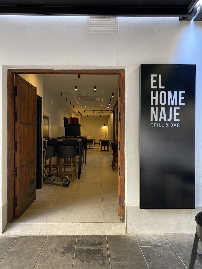 El Homenaje - Grill & Bar