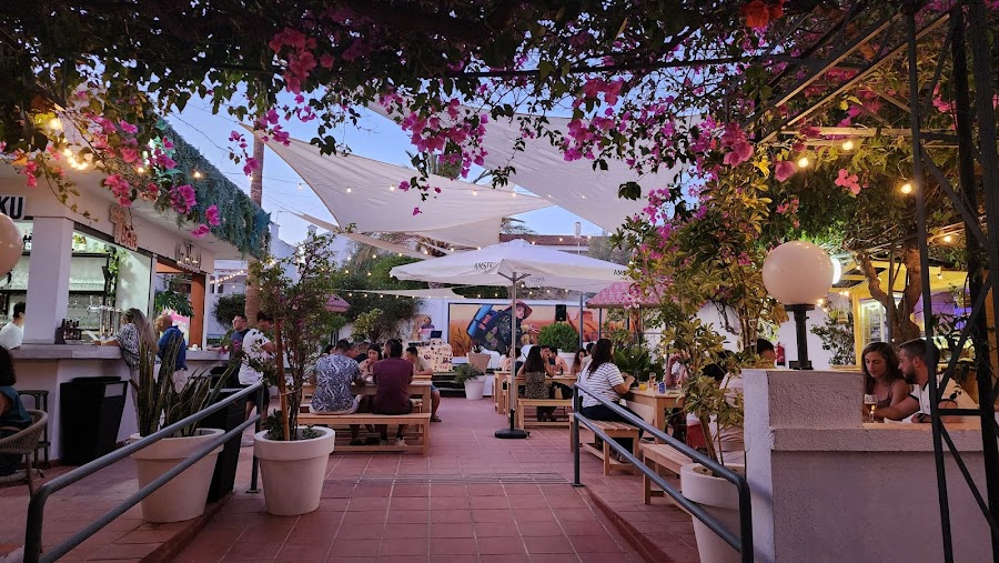 Nomads Garden Market