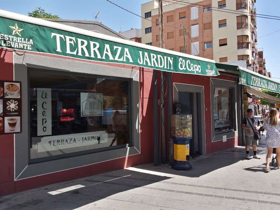 Terraza Jardin Bar "EL CEPO"