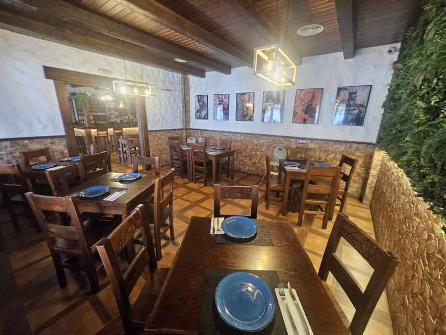 12 Del Doce Burger-Resto
