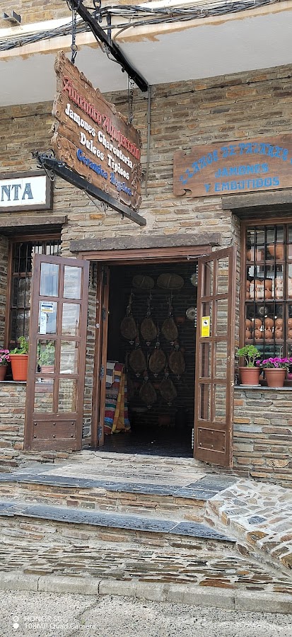 Jamones Puente Viejo y La Solera de Trevélez