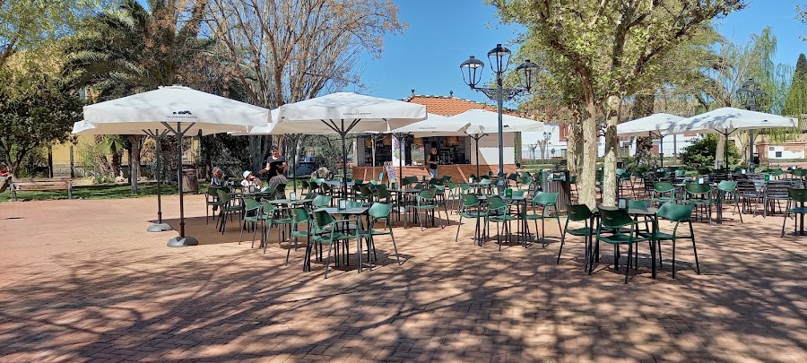 Kiosko De Verano , La Estación