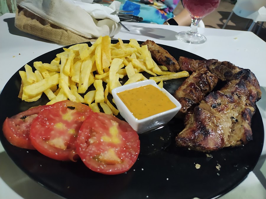 KIOSKO LA PLAZA. /BRASERIA Pl. Pablo iglesias. Maracena