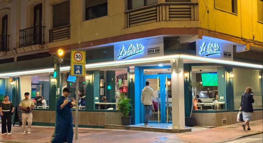 LA GLORIA Tapas Bar