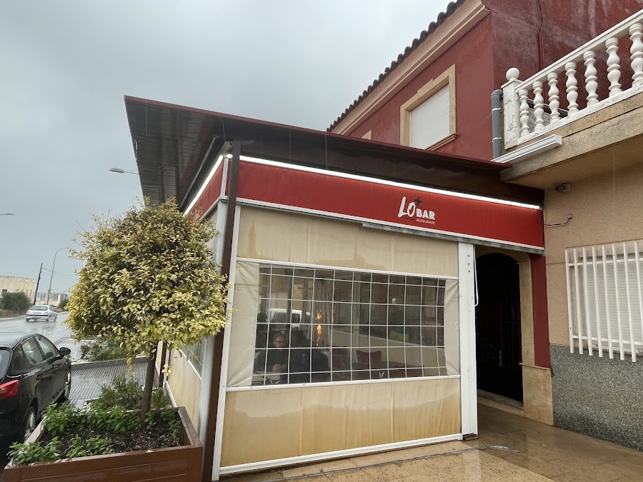 Loma's Bar Restaurante / Salon de celebraciones en Puerto Lumbreras