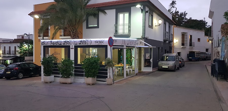 Tik-Tak Café Pub